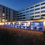 Amber Apartman *