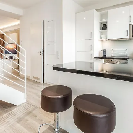 Amber Apartment *